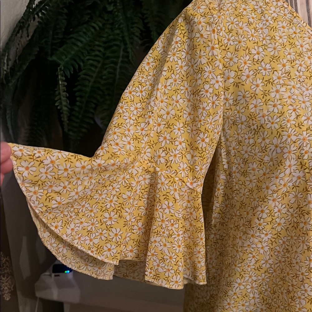 Floral Yellow Women's Top - Picture 2 of 6